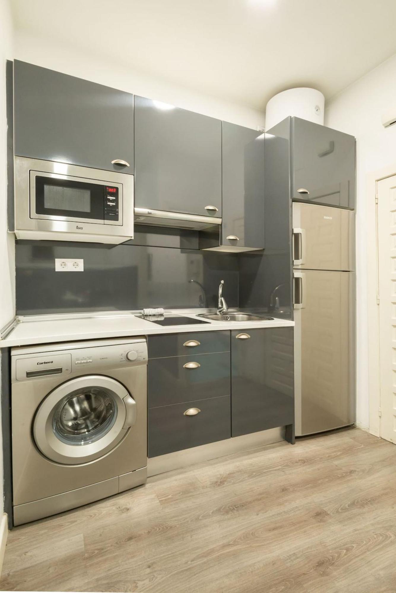 Apartamentos Day Madrid Plaza De Espana Centro Gran Via Sol Malasana מראה חיצוני תמונה