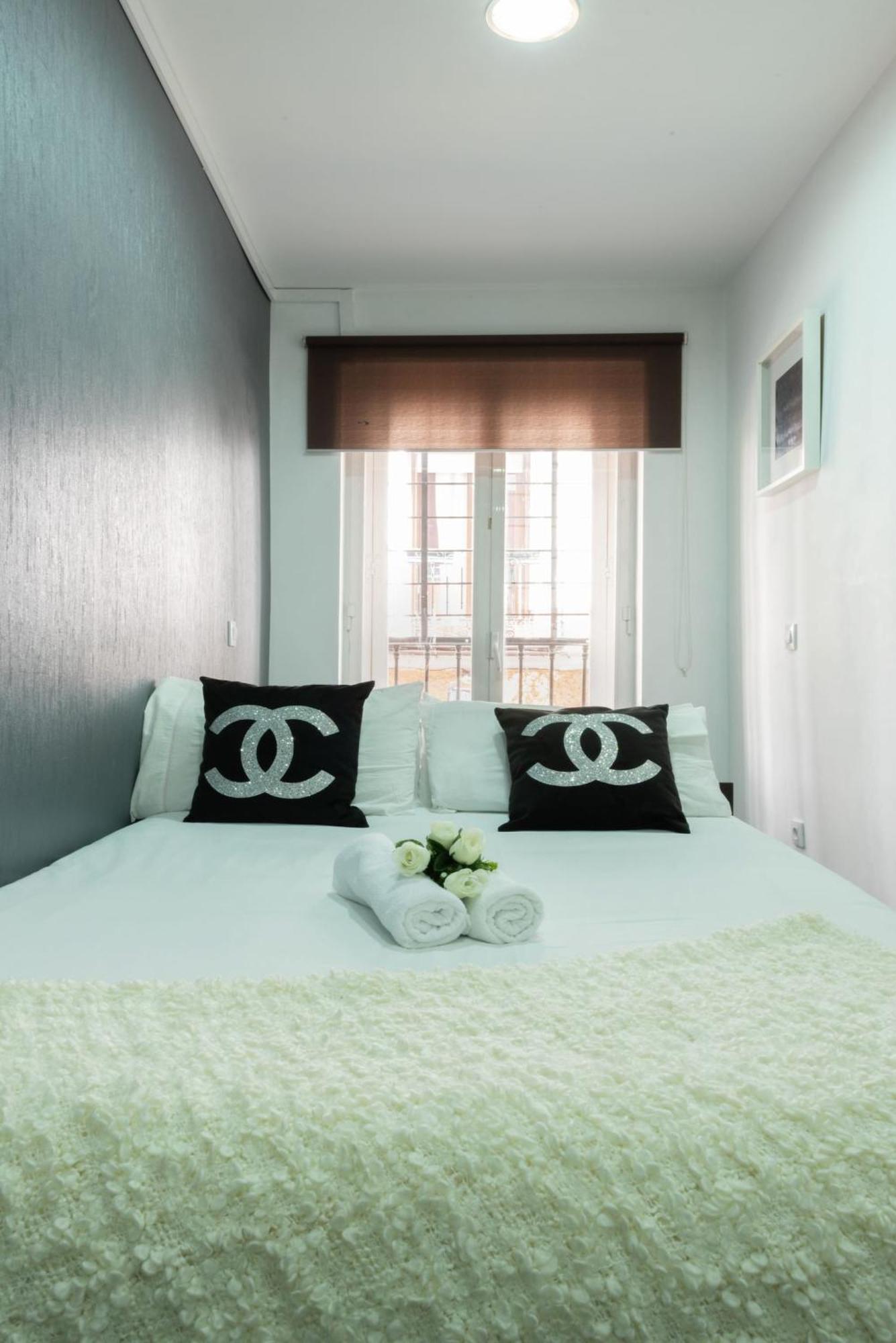 Apartamentos Day Madrid Plaza De Espana Centro Gran Via Sol Malasana מראה חיצוני תמונה