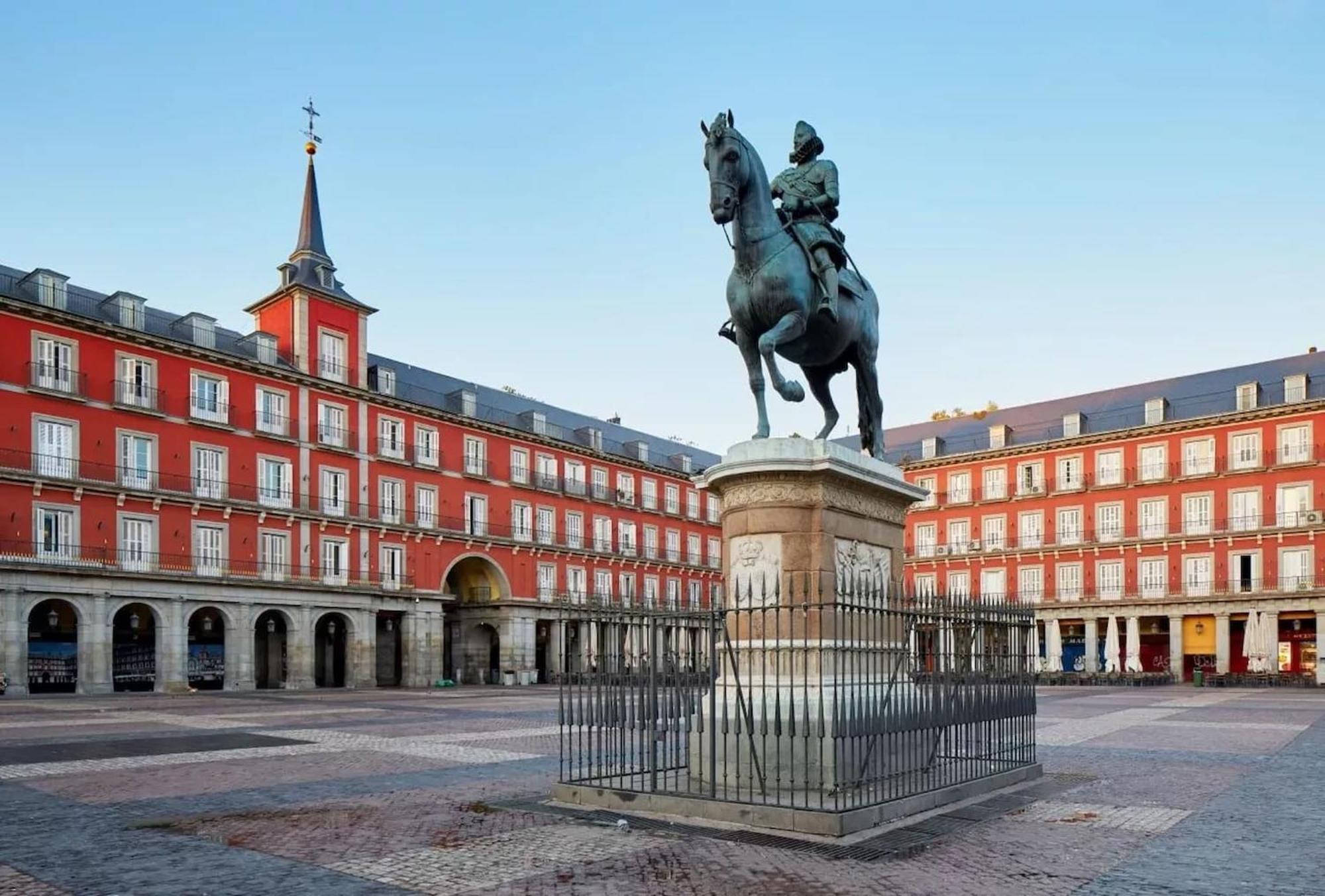Apartamentos Day Madrid Plaza De Espana Centro Gran Via Sol Malasana מראה חיצוני תמונה