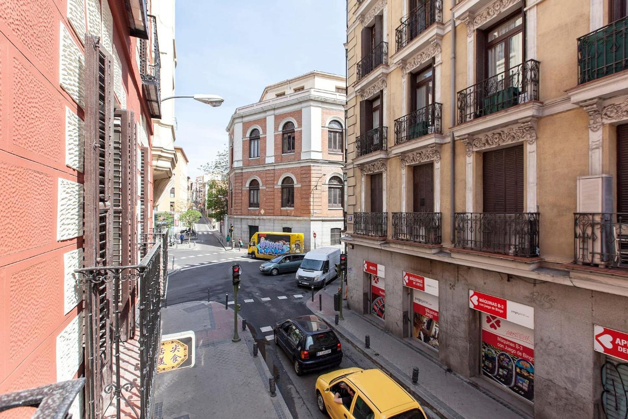 Apartamentos Day Madrid Plaza De Espana Centro Gran Via Sol Malasana מראה חיצוני תמונה