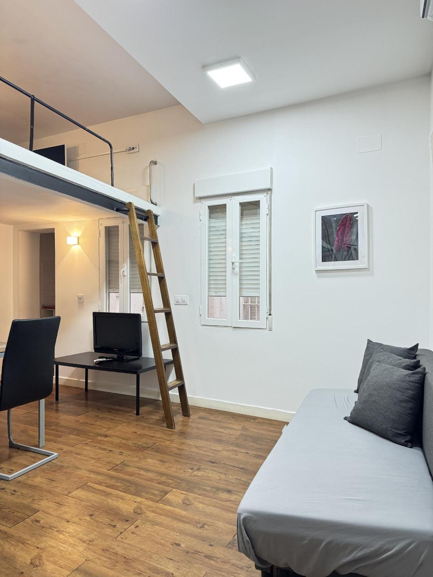 Apartamentos Day Madrid Plaza De Espana Centro Gran Via Sol Malasana מראה חיצוני תמונה