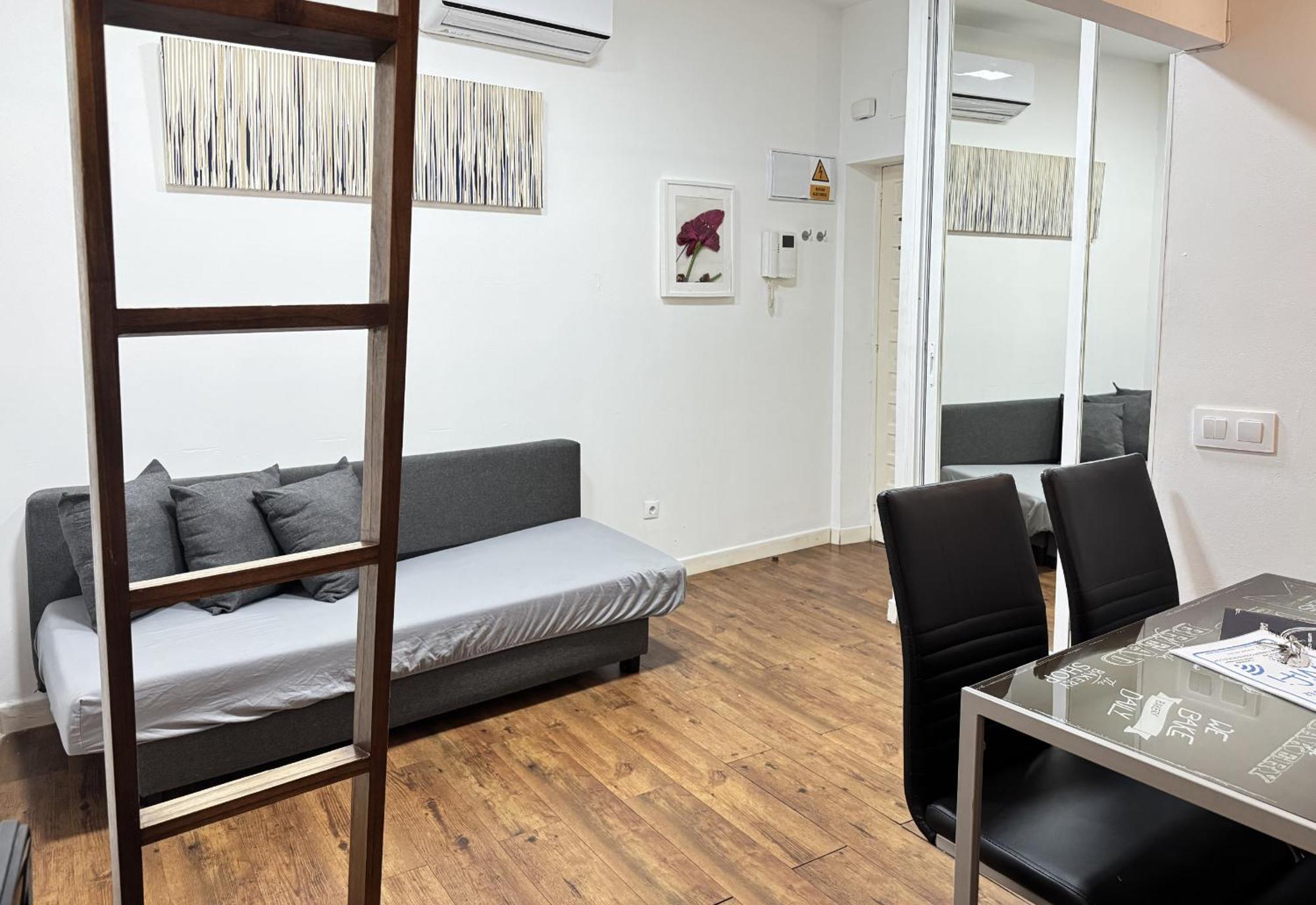 Apartamentos Day Madrid Plaza De Espana Centro Gran Via Sol Malasana מראה חיצוני תמונה